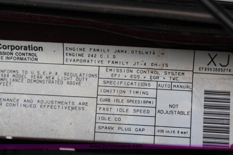 image for item H6614 1988 Jeep Wagoneer Limited SUV