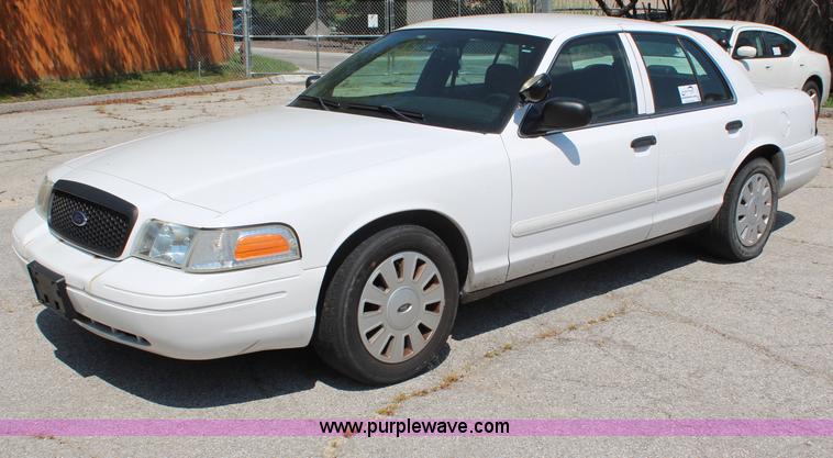 image for item H6617 2006 Ford Crown Victoria Police Interceptor