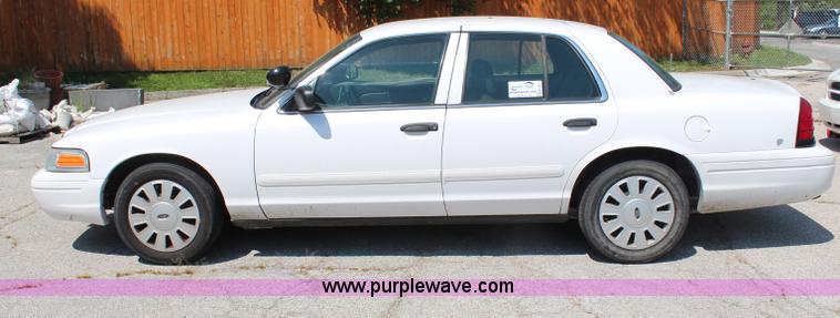 image for item H6617 2006 Ford Crown Victoria Police Interceptor