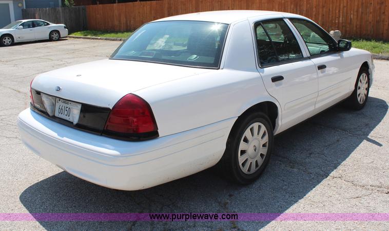 image for item H6617 2006 Ford Crown Victoria Police Interceptor