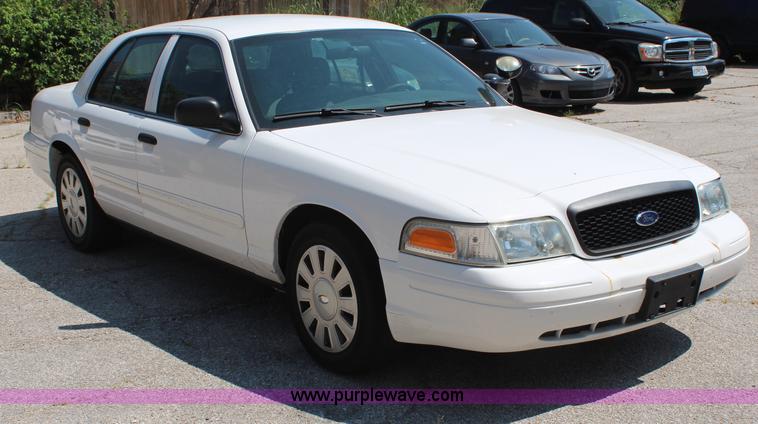 image for item H6617 2006 Ford Crown Victoria Police Interceptor