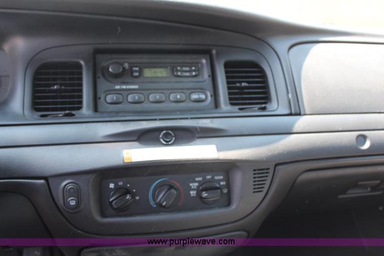 image for item H6617 2006 Ford Crown Victoria Police Interceptor