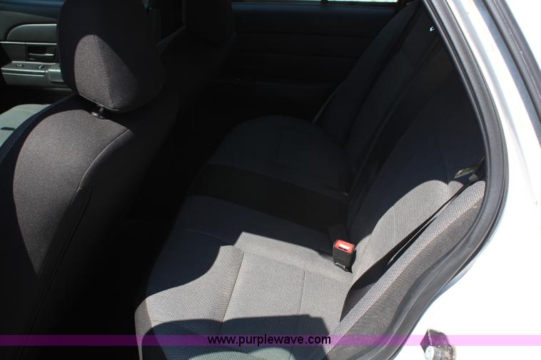 image for item H6617 2006 Ford Crown Victoria Police Interceptor