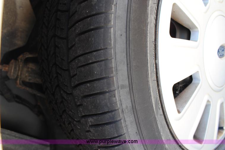 image for item H6617 2006 Ford Crown Victoria Police Interceptor