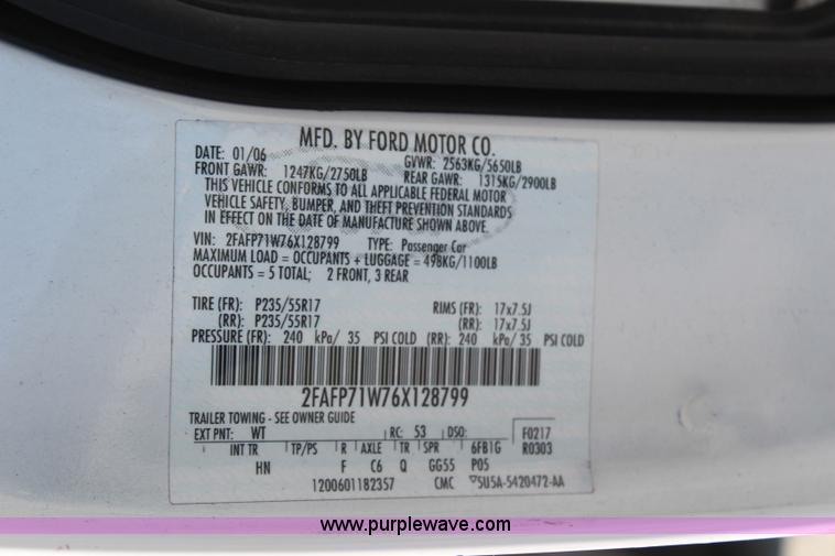 image for item H6617 2006 Ford Crown Victoria Police Interceptor