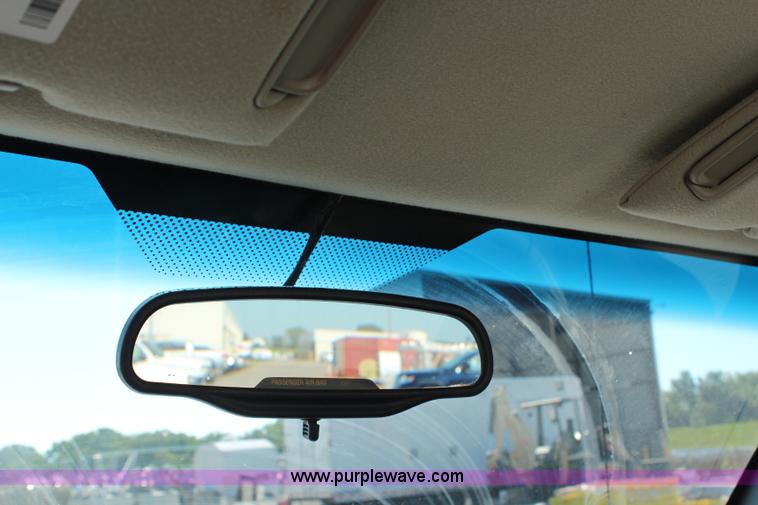 image for item H6623 2006 Chevrolet Silverado 1500 pickup truck