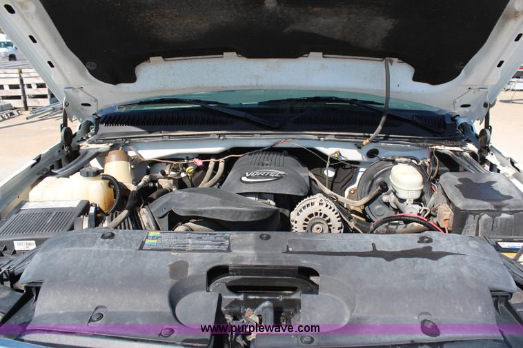 image for item H6623 2006 Chevrolet Silverado 1500 pickup truck