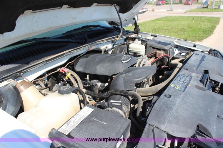 image for item H6623 2006 Chevrolet Silverado 1500 pickup truck