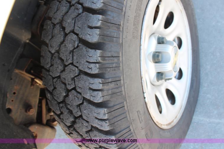 image for item H6623 2006 Chevrolet Silverado 1500 pickup truck