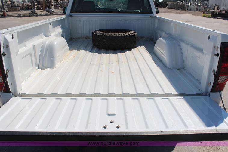 image for item H6623 2006 Chevrolet Silverado 1500 pickup truck