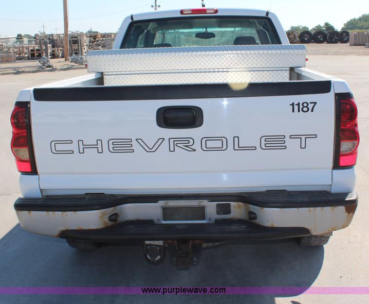 image for item H6624 2006 Chevrolet Silverado 1500 Ext. Cab pickup truck