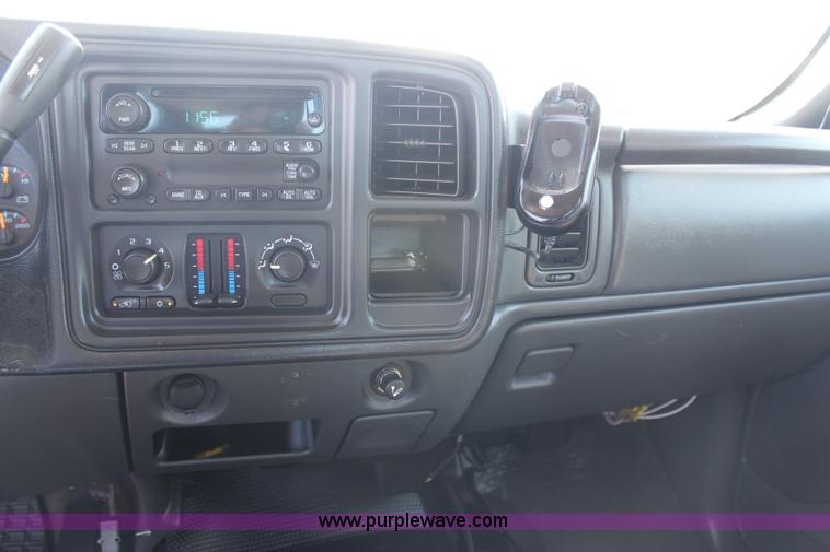 image for item H6624 2006 Chevrolet Silverado 1500 Ext. Cab pickup truck