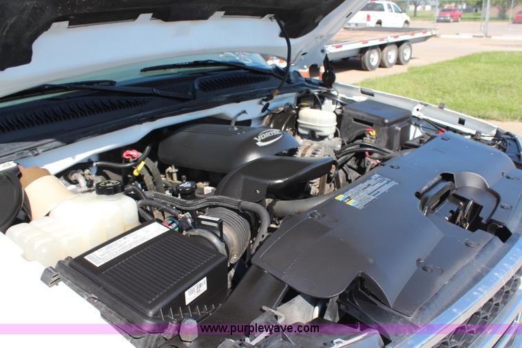 image for item H6624 2006 Chevrolet Silverado 1500 Ext. Cab pickup truck