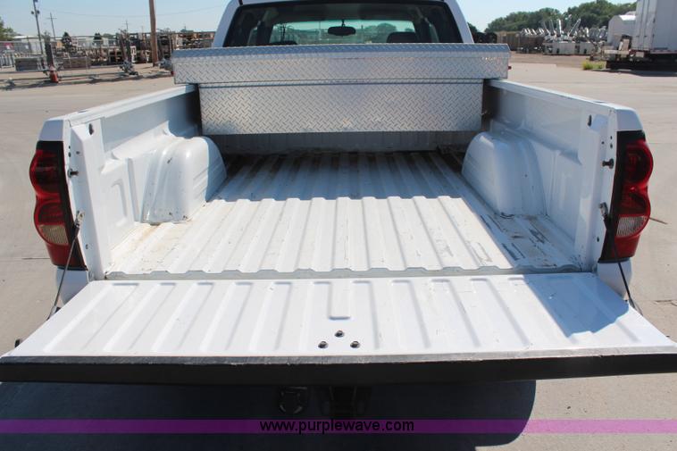 image for item H6624 2006 Chevrolet Silverado 1500 Ext. Cab pickup truck