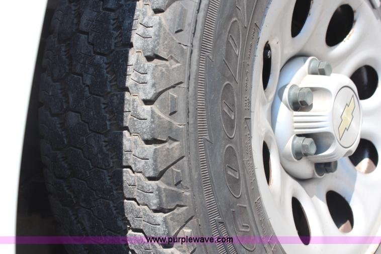 image for item H6624 2006 Chevrolet Silverado 1500 Ext. Cab pickup truck