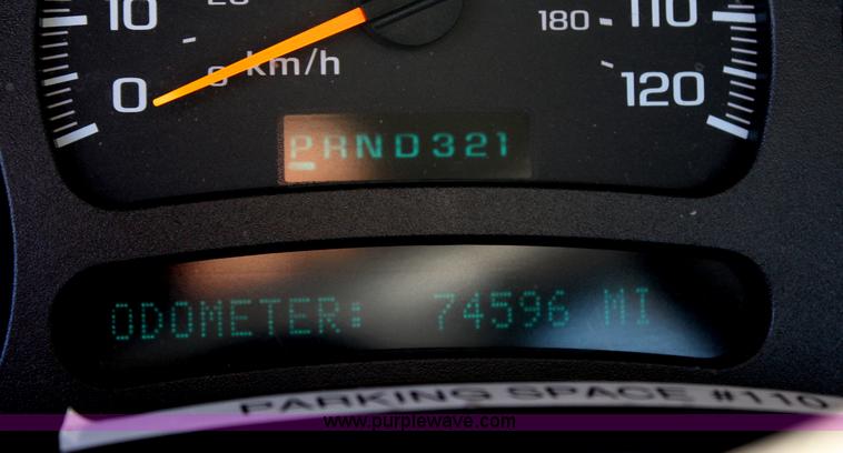 image for item H6625 2005 Chevrolet Silverado 1500HD pickup truck