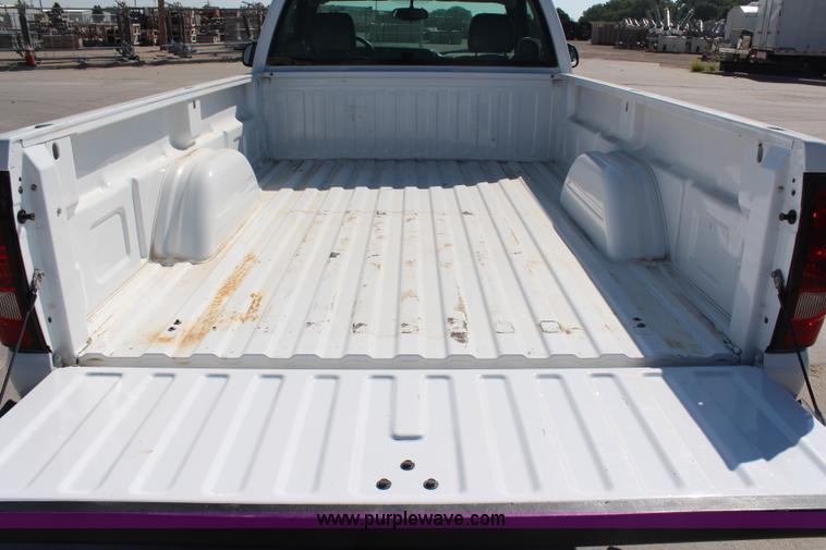 image for item H6625 2005 Chevrolet Silverado 1500HD pickup truck