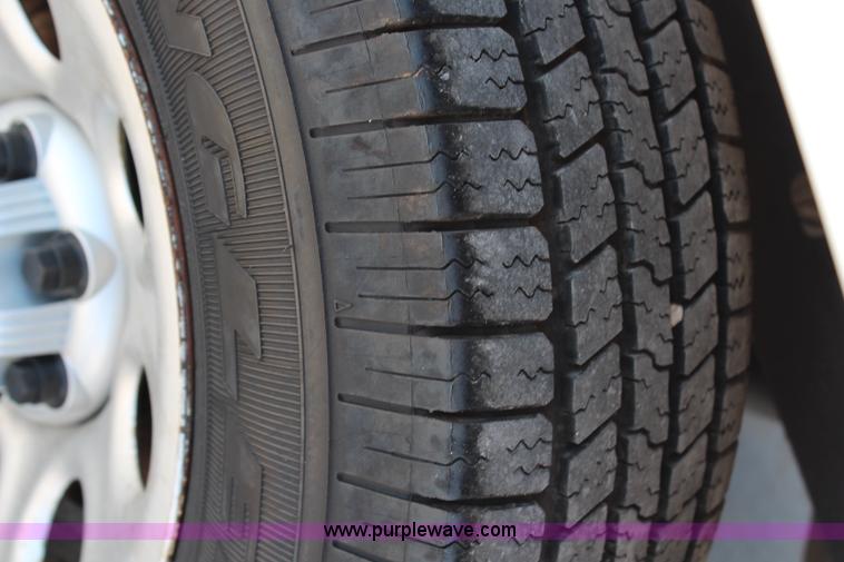 image for item H6625 2005 Chevrolet Silverado 1500HD pickup truck