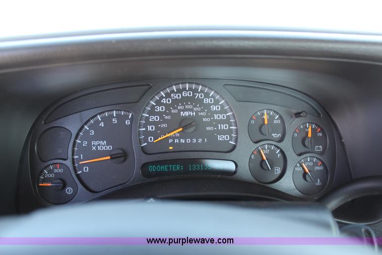 image for item H6627 2006 Chevrolet Silverado 2500HD pickup truck