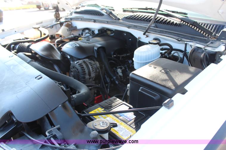 image for item H6627 2006 Chevrolet Silverado 2500HD pickup truck