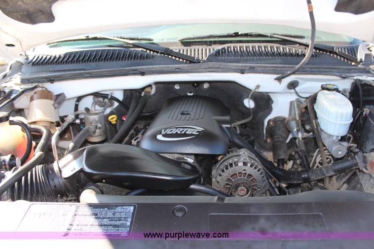 image for item H6627 2006 Chevrolet Silverado 2500HD pickup truck