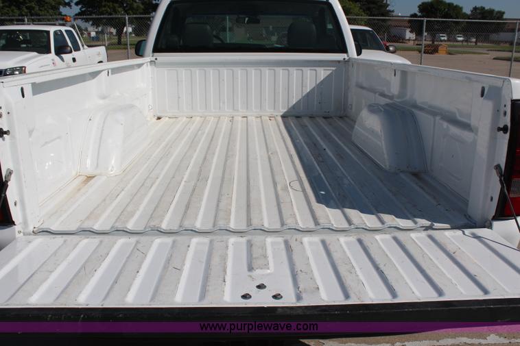 image for item H6627 2006 Chevrolet Silverado 2500HD pickup truck