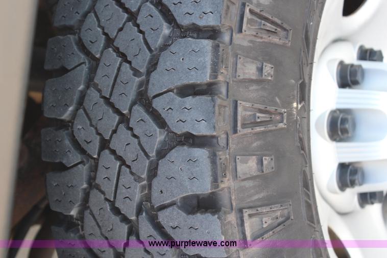 image for item H6627 2006 Chevrolet Silverado 2500HD pickup truck