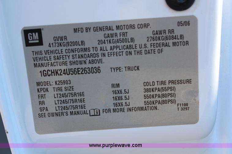 image for item H6627 2006 Chevrolet Silverado 2500HD pickup truck