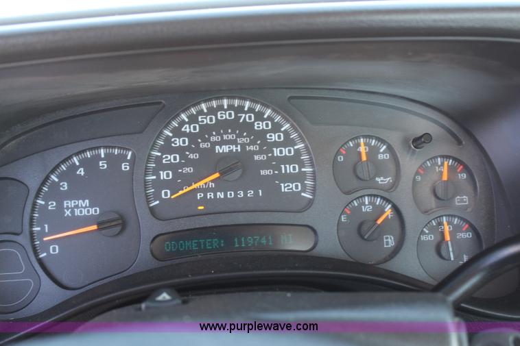 image for item H6630 2006 Chevrolet Silverado 1500 pickup truck