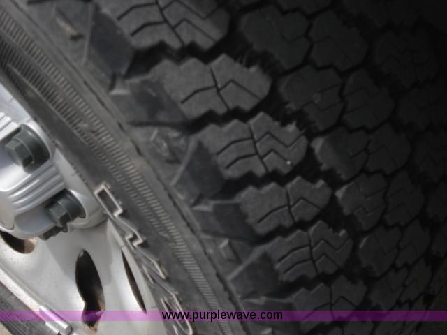 image for item H6630 2006 Chevrolet Silverado 1500 pickup truck