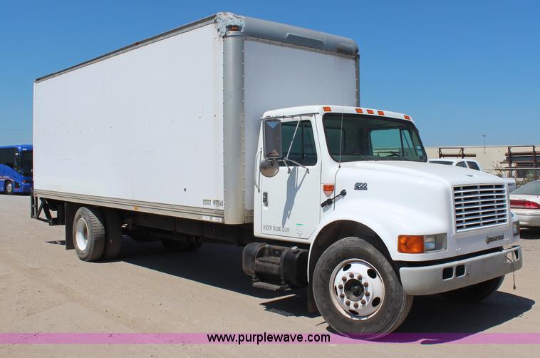 image for item H6631 2001 International 4700 box truck