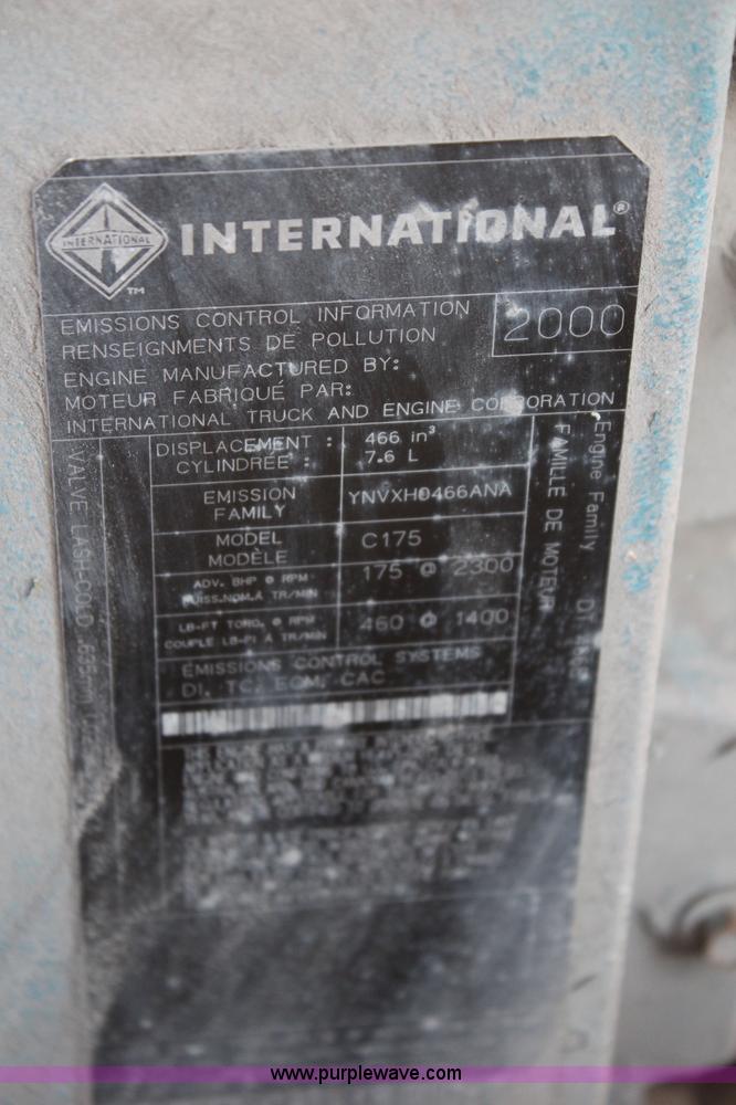 image for item H6631 2001 International 4700 box truck