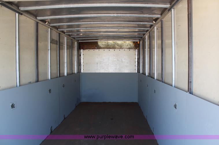 image for item H6631 2001 International 4700 box truck