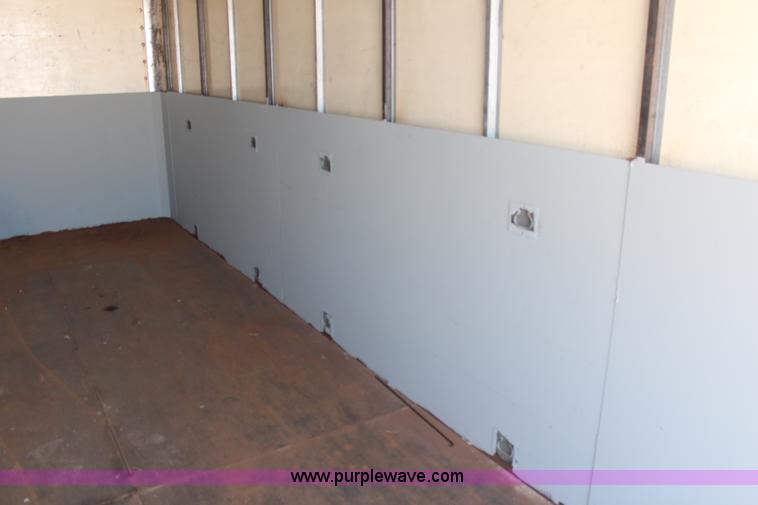 image for item H6631 2001 International 4700 box truck