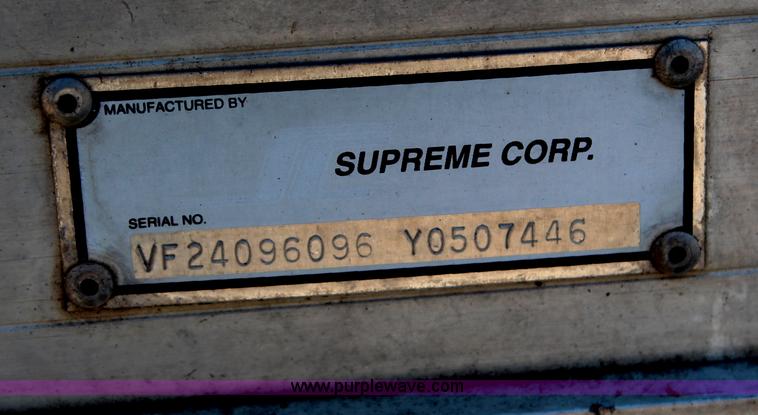 image for item H6631 2001 International 4700 box truck