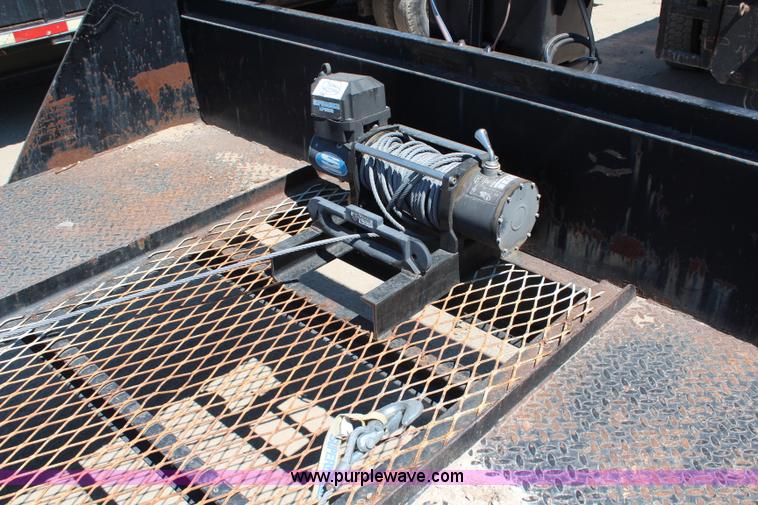 image for item H6632 2002 CTC gooseneck trailer