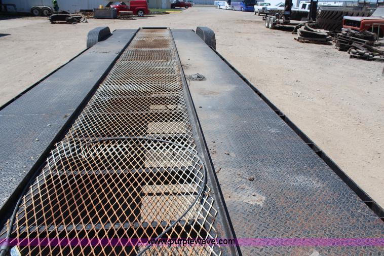 image for item H6632 2002 CTC gooseneck trailer