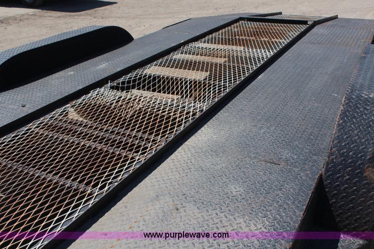 image for item H6632 2002 CTC gooseneck trailer