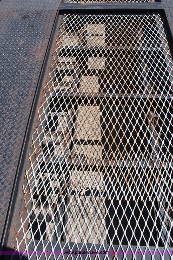 image for item H6632 2002 CTC gooseneck trailer