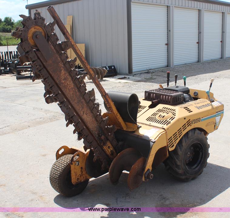 image for item H6633 2000 Vermeer V2050 trencher