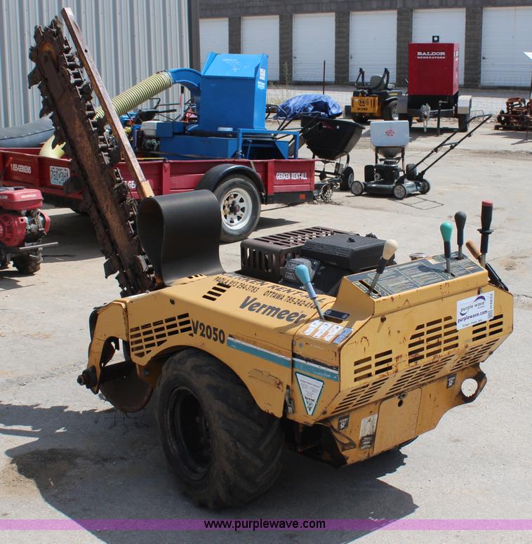 image for item H6633 2000 Vermeer V2050 trencher