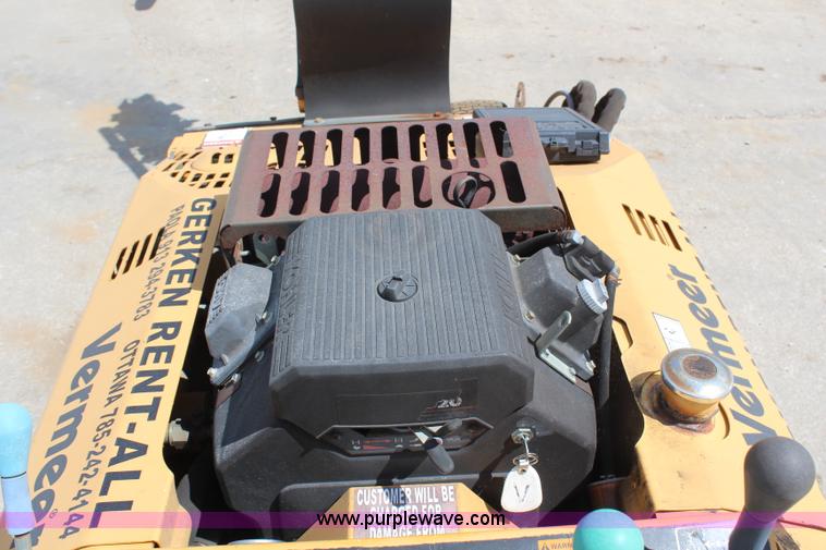 image for item H6633 2000 Vermeer V2050 trencher