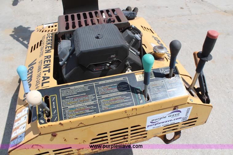 image for item H6633 2000 Vermeer V2050 trencher