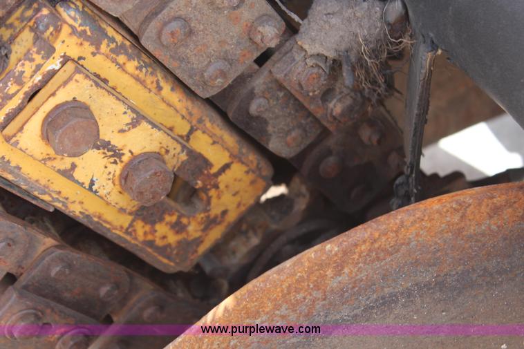 image for item H6633 2000 Vermeer V2050 trencher