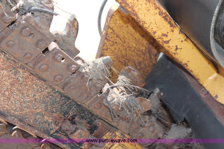 image for item H6633 2000 Vermeer V2050 trencher