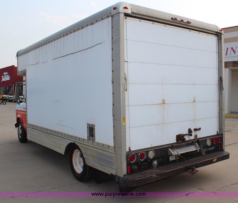image for item H6644 1989 Ford Econoline E350 box truck