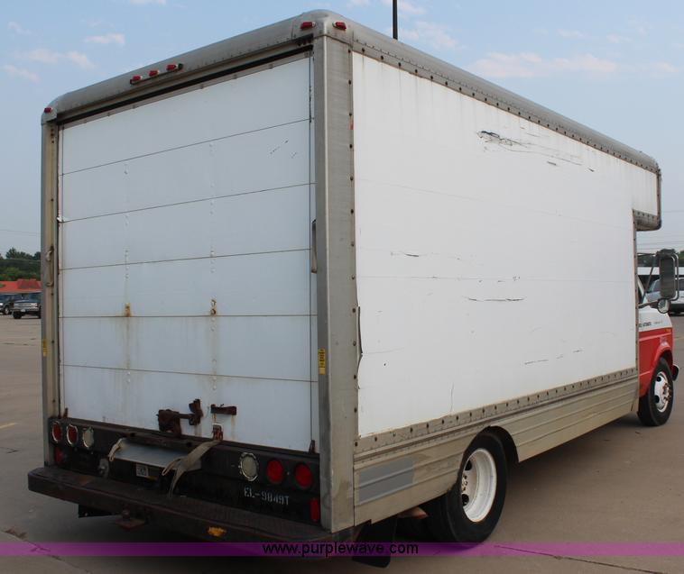 image for item H6644 1989 Ford Econoline E350 box truck