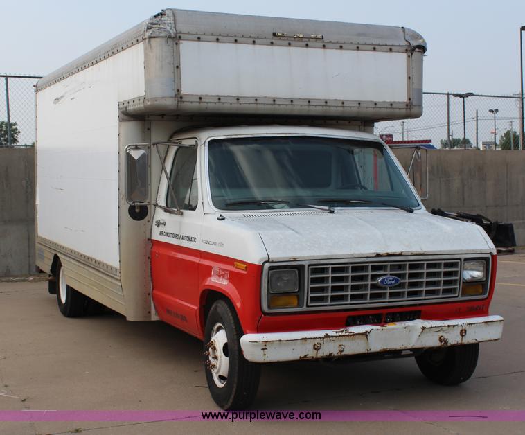 image for item H6644 1989 Ford Econoline E350 box truck