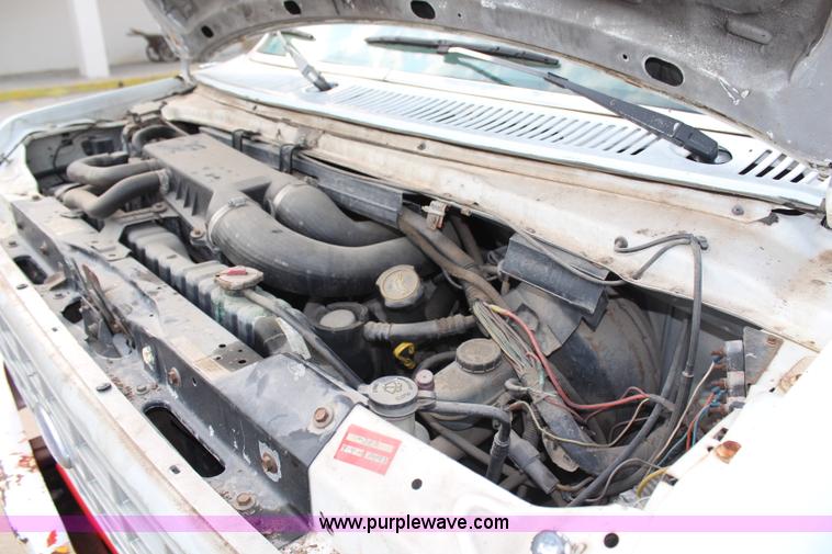 image for item H6644 1989 Ford Econoline E350 box truck