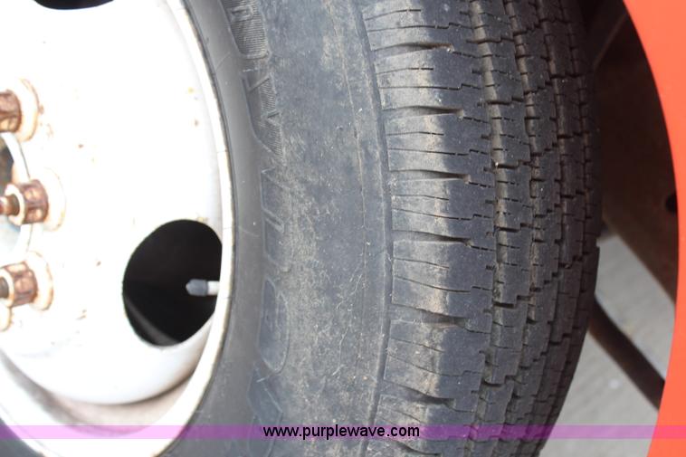 image for item H6644 1989 Ford Econoline E350 box truck